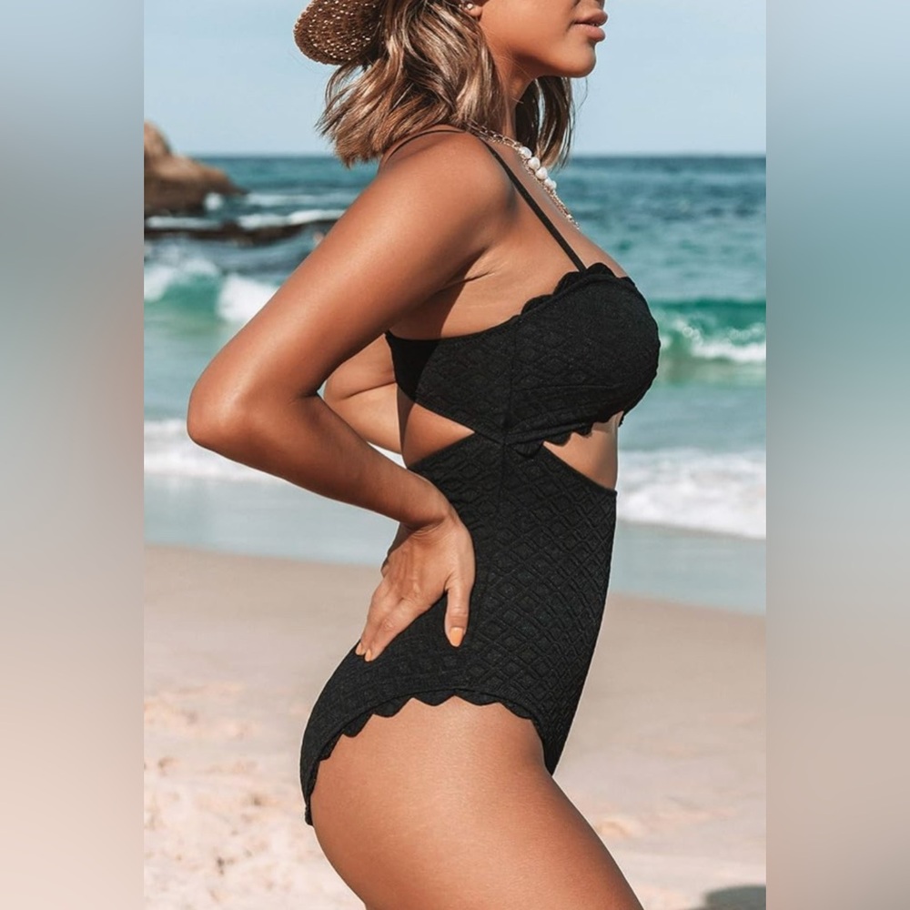 Cupshe Black Scalloped One-Piece Swimsuit size small - Picture 3 of 11